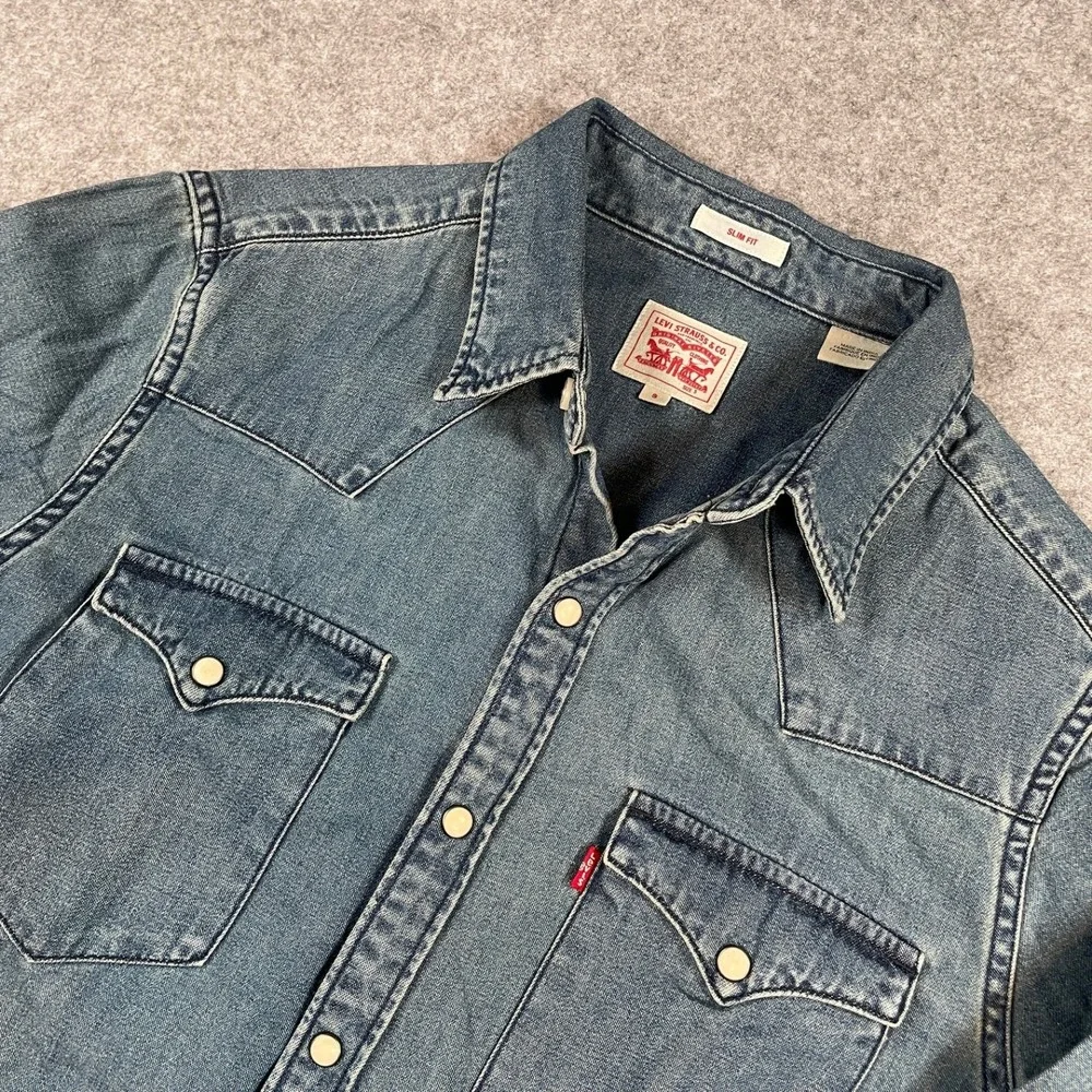Levis Mens Shirt S Blue Medium Wash Long Sleeve Slim Fit Classic Americana Metal